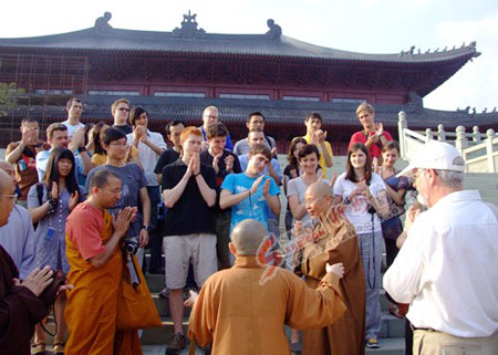 海内外学员们在五台山普寿寺与如瑞法师交流