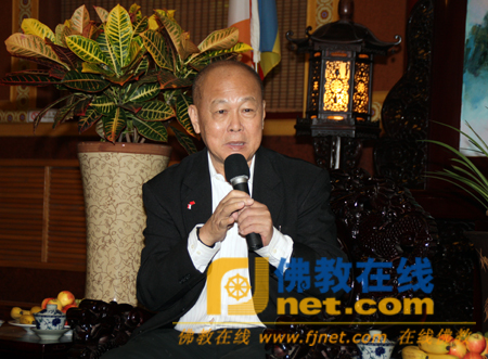 新加坡佛教居士林林长李木源居士发表讲话