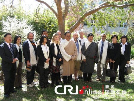 中国藏学家代表团与澳大利亚国立大学专家学者进行会谈后的合影