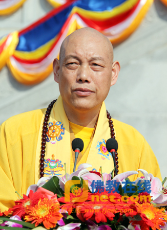 中国佛教协会副会长、普陀山佛教协会会长道慈法师在开幕式上致辞