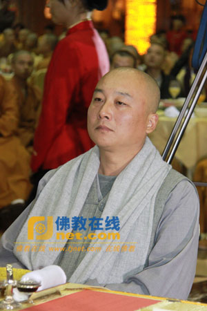 中国佛教协会理事、广西省佛教协会副会长、万寿观音寺住持镛如法师