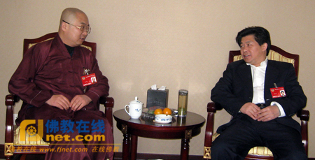 省宗教事务局局长汤新华看望延藏法师