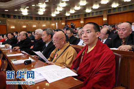 全国政协委员、第十一世班禅额尔德尼确吉杰布2011年3月4日向海内外发出藏历新年的祝福。