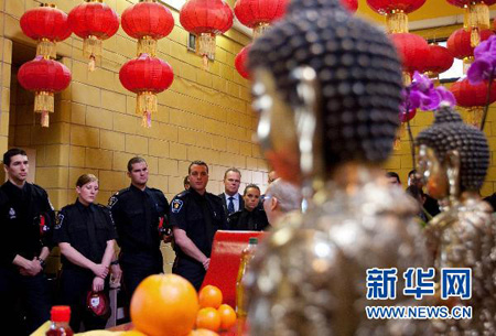 加拿大多伦多约克区警局的警员到佛教寺院湛山精舍参观（二）